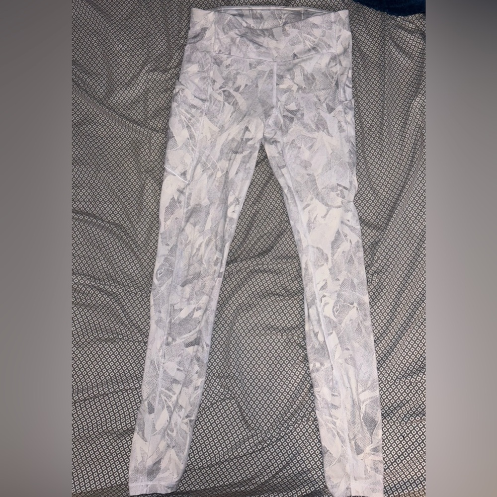 Lululemon size 6. Very good quality!
